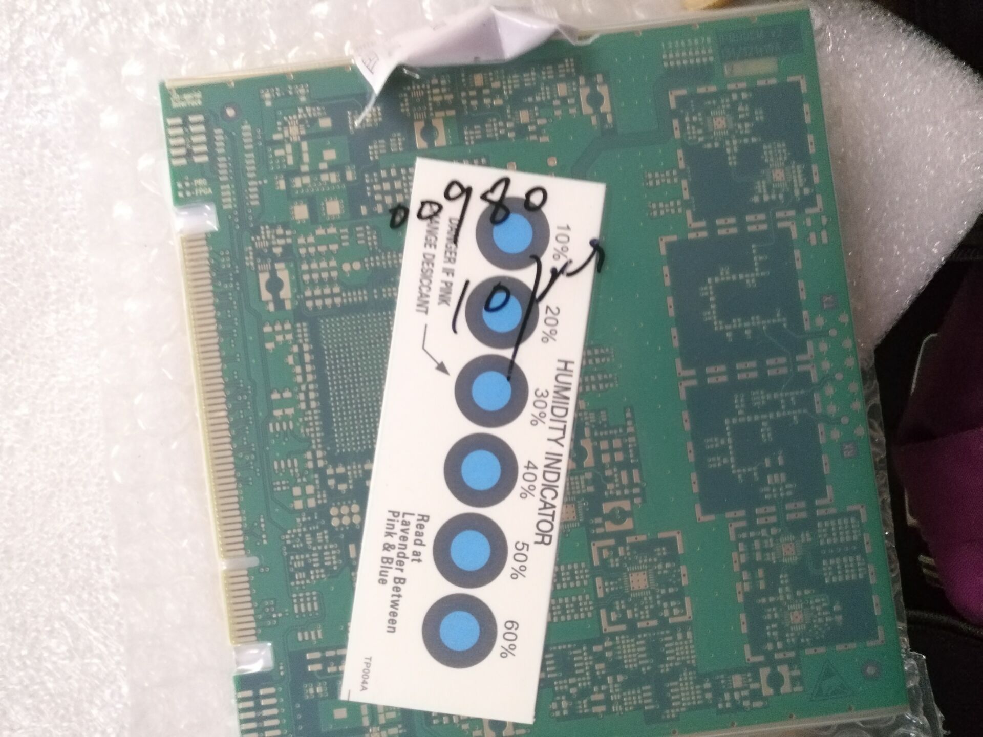 第一次下單，做的板子非常不錯(cuò)，客服人員非常專(zhuān)業(yè)，比我之前找的板廠(chǎng)，好太多了。非常滿(mǎn)意！必須給個(gè)贊